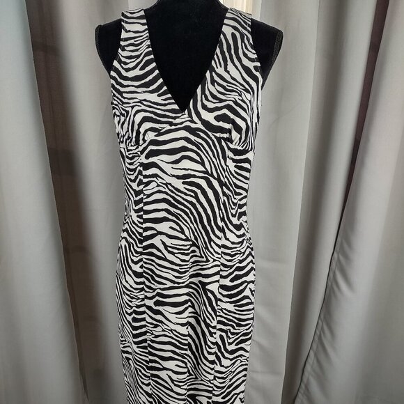 Alyn Paige, V-Neck Front & Back, Zebra Print Bodycon Dress Size 9/10 (NWT) - Picture 2 of 13